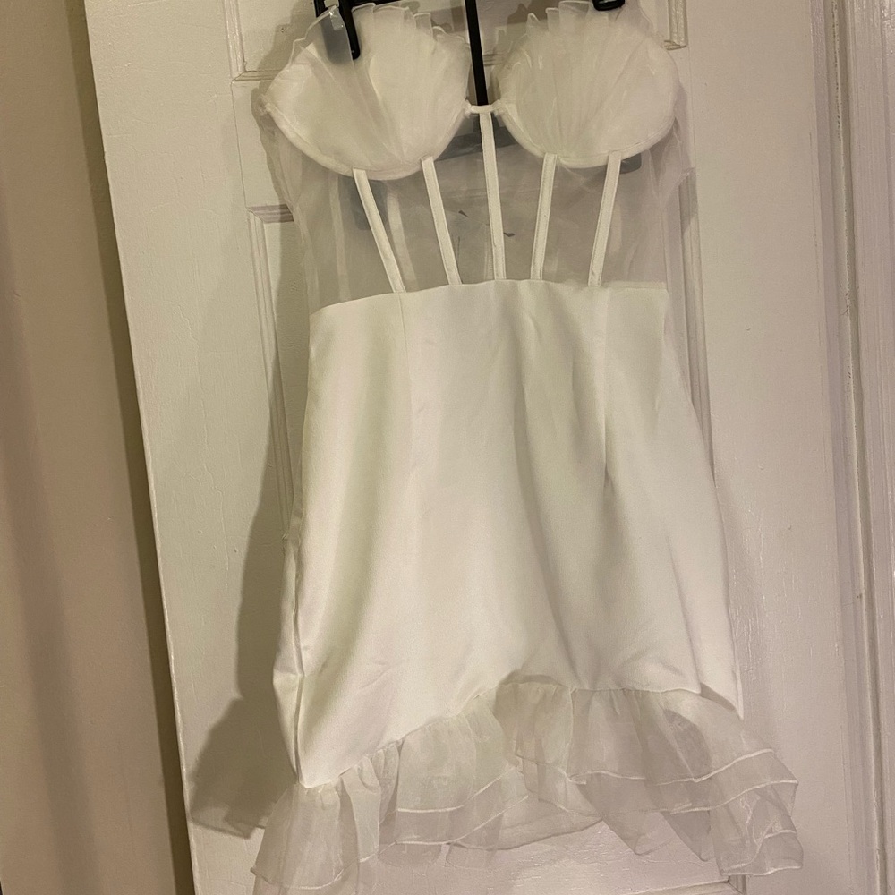 Elegant White Strapless Babydoll Dress